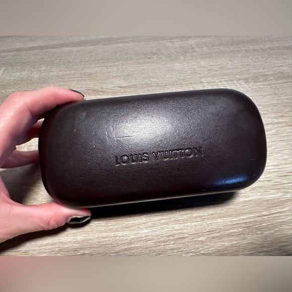 💯PRICE IS FIRM! LOUIS VUITTON POPPY BROWN SUNNIES - COMES WITH HARD CASE - Picture 7 of 16